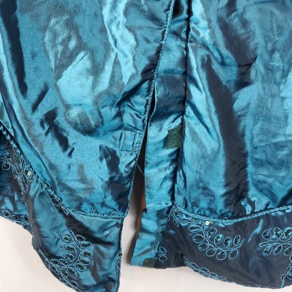 Gorgeous Teal Blue Large Peacock Sequin Slightly Stuffed Christmas Tree Skirt - Picture 4 of 7